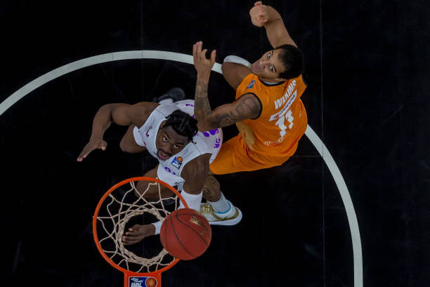 变的背景下 变的背景下