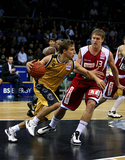 首场赛事即 首场赛事即